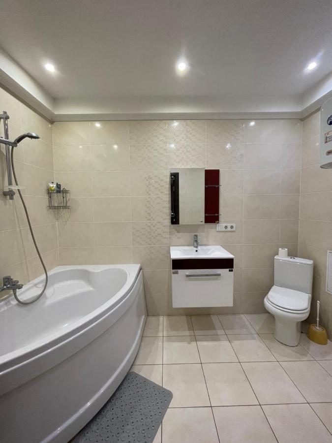 View Apartments, 22 Floor With 2 Rooms Kyiv Exterior photo